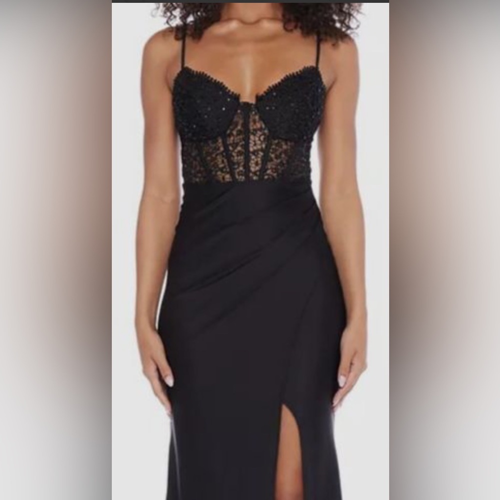 Black Slit Maxi Gown with Sweetheart Neckline for Cocktail